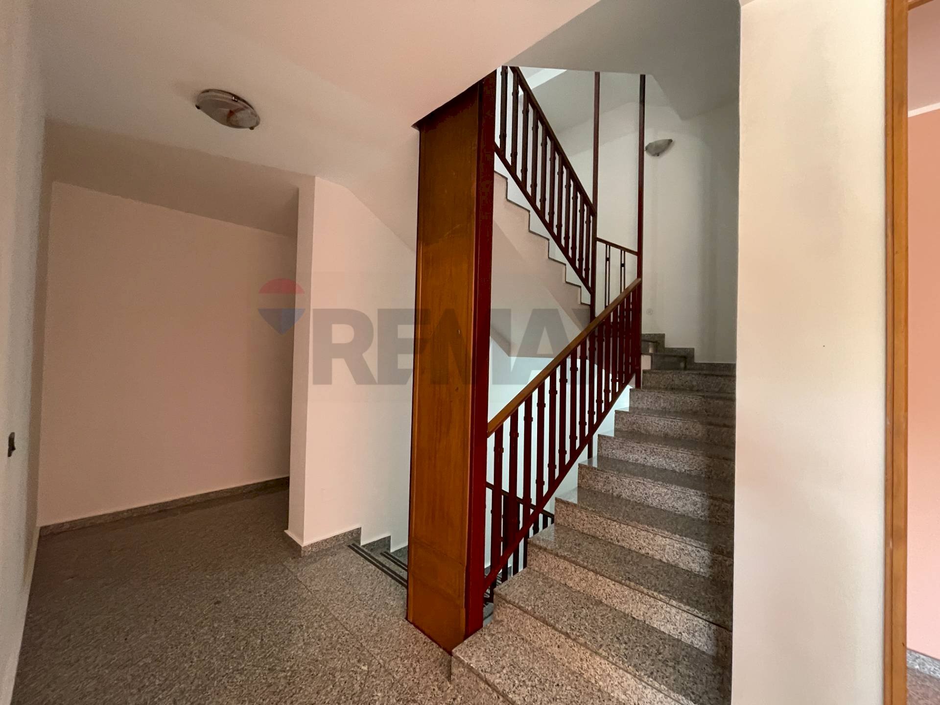 Scale - Apartment VIA VITTORIO EMANUELE ORLANDO
 
32/B, Santa Flavia - photo 3