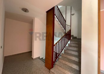 Scale - Appartamento VIA VITTORIO EMANUELE ORLANDO
 
32/B, Santa Flavia - foto 3