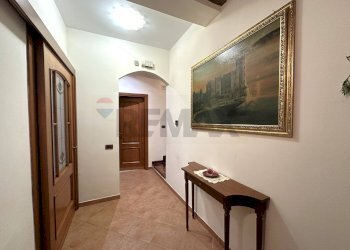 Hall / corridoio - Villa contrada accia
69, Santa Flavia - photo 14