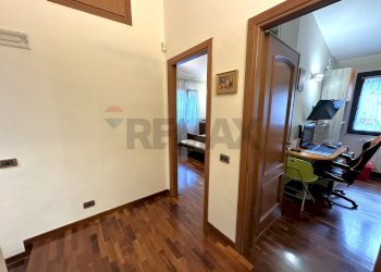 Hall / corridoio - Villa contrada accia
69, Santa Flavia - photo 15