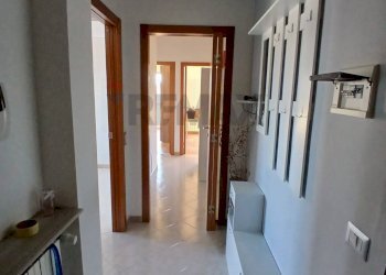 Hall / corridoio - Three-room apartment via napoleone ruberto
 
37, Cardano al Campo - photo 5
