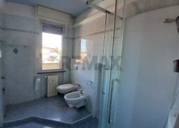Bagno - Three-room apartment via napoleone ruberto
 
37, Cardano al Campo - photo 10