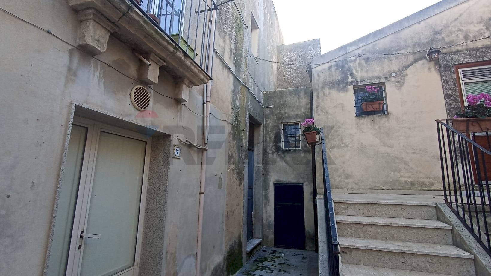 Edificio all\'aperto - Casa indipendente via terlato
 
3, Chiaramonte Gulfi - foto 3