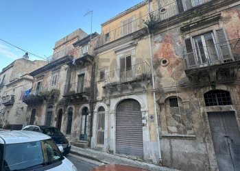 Edificio all\'aperto - Casa indipendente via cavalier francesco de stefano
 
102, Ragusa - foto 7