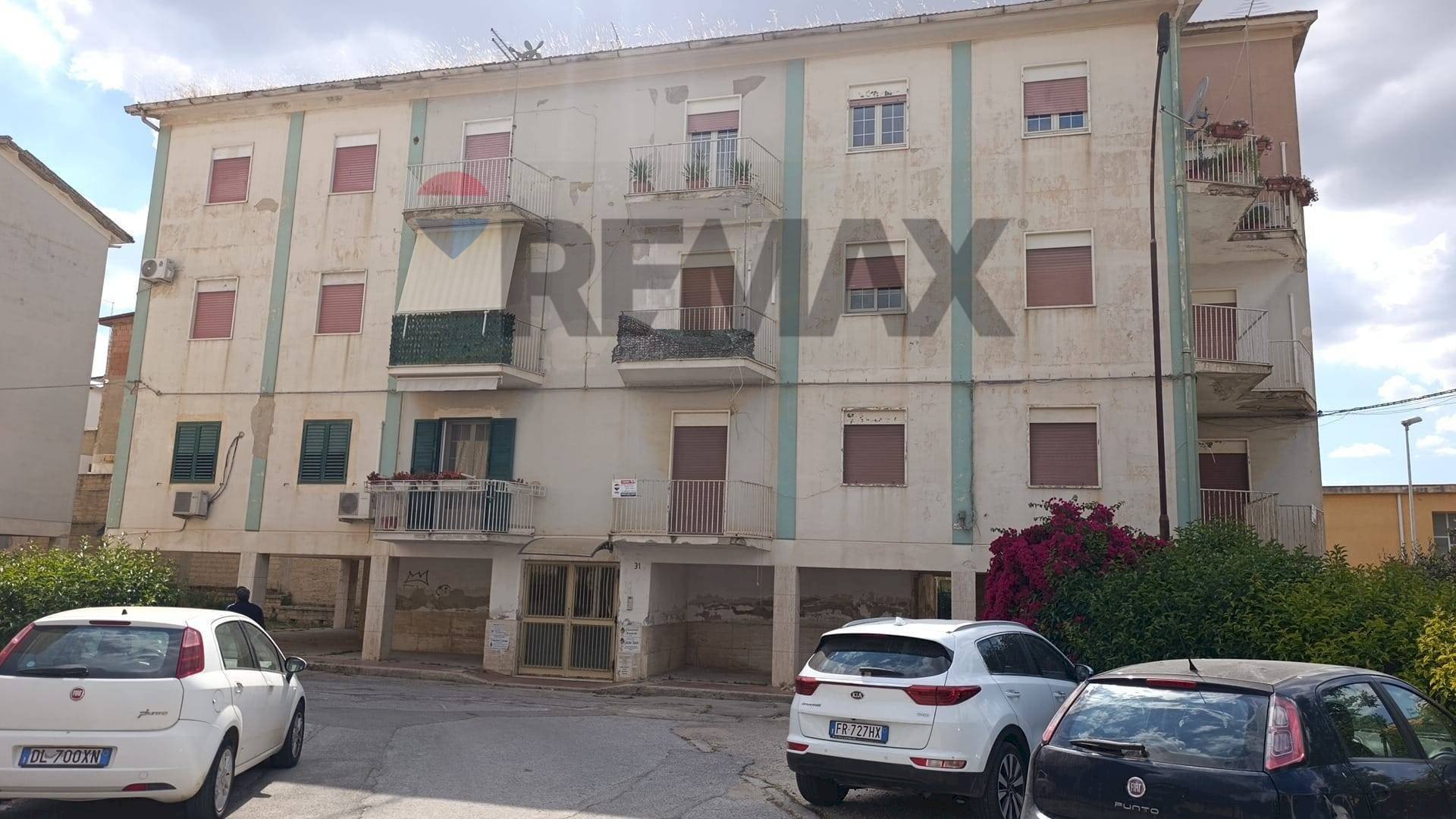 Edificio all\'aperto - Appartamento via Emanuele setti carraro
 
31, Niscemi - foto 1