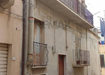 Edificio all\'aperto - Casa indipendente Chiaramonte Gulfi - foto 2