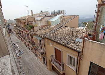 Edificio all\'aperto - Casa indipendente Chiaramonte Gulfi - foto 7
