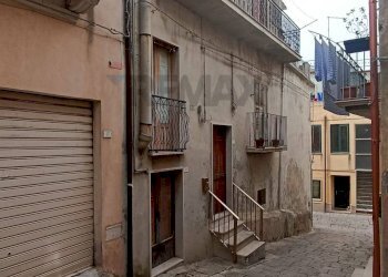 Edificio all\'aperto - Casa indipendente Chiaramonte Gulfi - foto 30