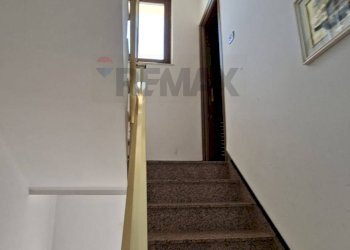 Scale - Casa indipendente Via Loreto Gallinara III traversa dx
 
33, Modica - foto 4