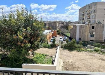 Balcone - Casa indipendente Via Loreto Gallinara III traversa dx
 
33, Modica - foto 9