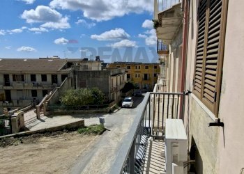 Balcone - Casa indipendente Via Loreto Gallinara III traversa dx
 
33, Modica - foto 11