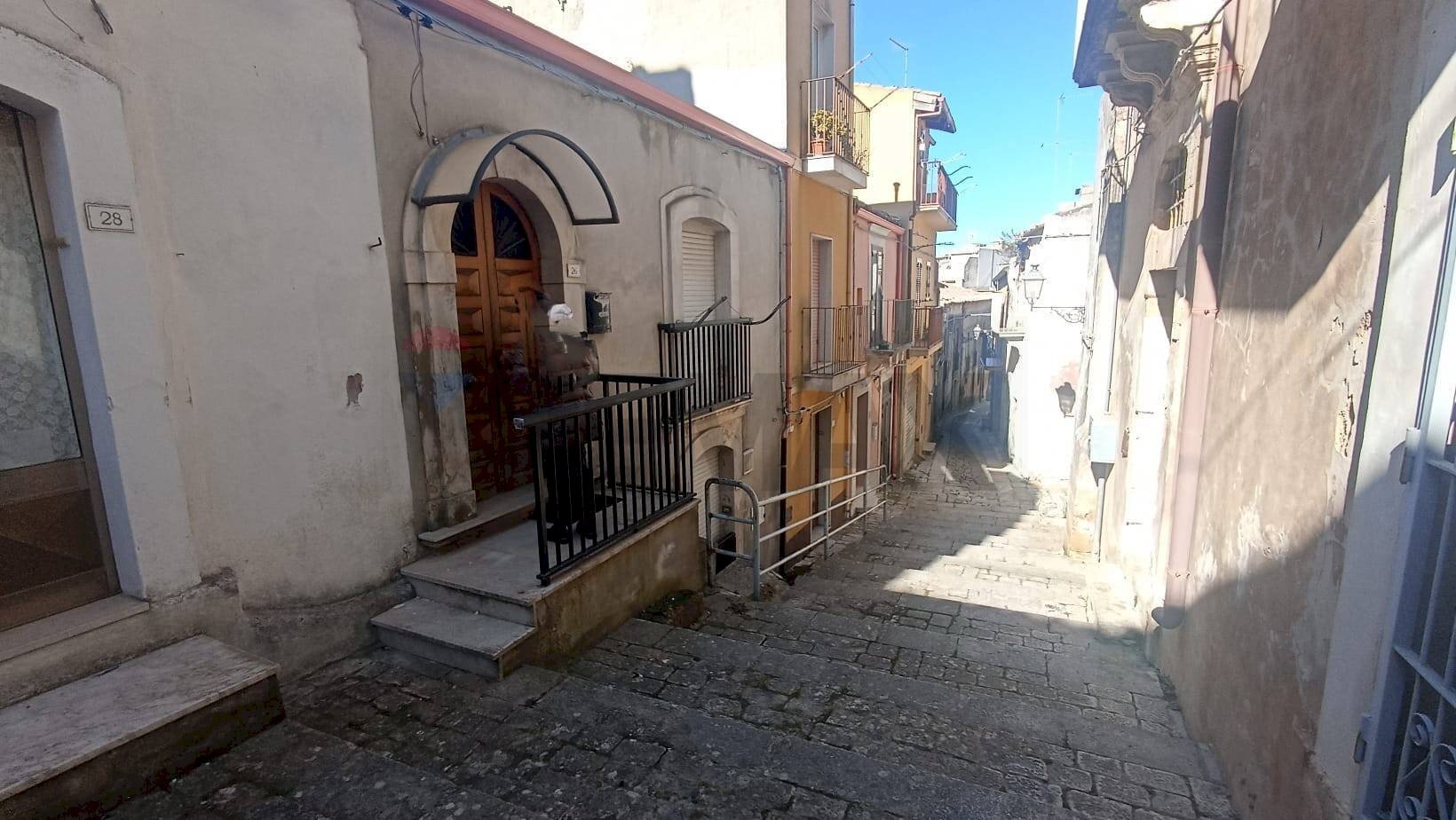 Edificio all\'aperto - Monolocale via terlato
 
11, Chiaramonte Gulfi - foto 3