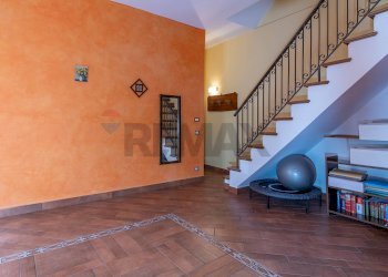 Scale - Casa indipendente via Francesco Battaglia
11, Ragusa - foto 6