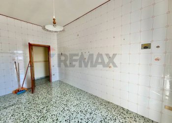 Stanza vuota - Bilocale VIA BARTOLO LONGO
 
25, Calvizzano - foto 5