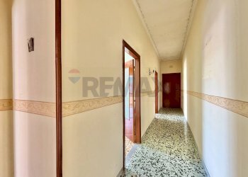 Hall / corridoio - Bilocale VIA BARTOLO LONGO
 
25, Calvizzano - foto 13