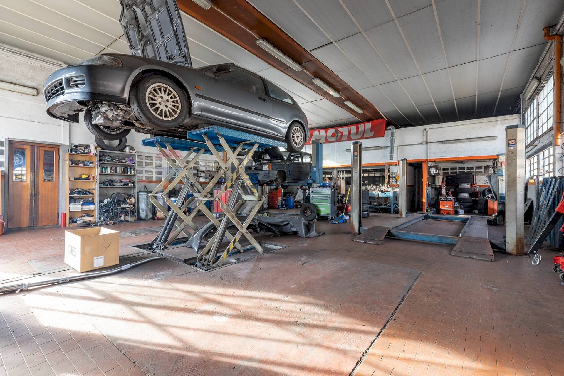 Palestra - Locale Commerciale Via 5 Giornate
 
57, Samarate - foto 3