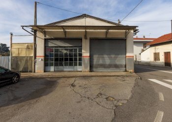 Casa all\'aperto - Locale Commerciale Via 5 Giornate
 
57, Samarate - foto 1