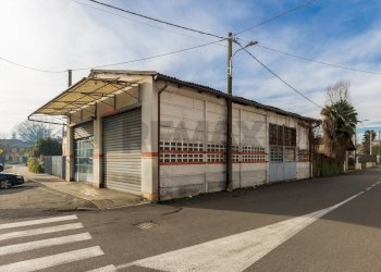 Edificio all\'aperto - Locale Commerciale Via 5 Giornate
 
57, Samarate - foto 8