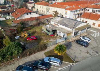 Edificio all\'aperto - Locale Commerciale Via 5 Giornate
 
57, Samarate - foto 12