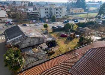 Edificio all\'aperto - Locale Commerciale Via 5 Giornate
 
57, Samarate - foto 16