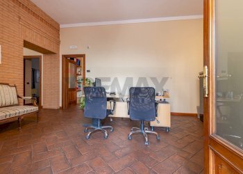 Ufficio - Trilocale Piazza Leonardo da Vinci
 
11, Vaprio d'Adda - foto 7