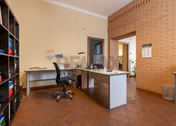 Ufficio - Trilocale Piazza Leonardo da Vinci
 
11, Vaprio d'Adda - foto 12