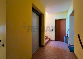 Hall / corridoio - Three-room apartment Via Gradella
 
74/A, Pandino - photo 25