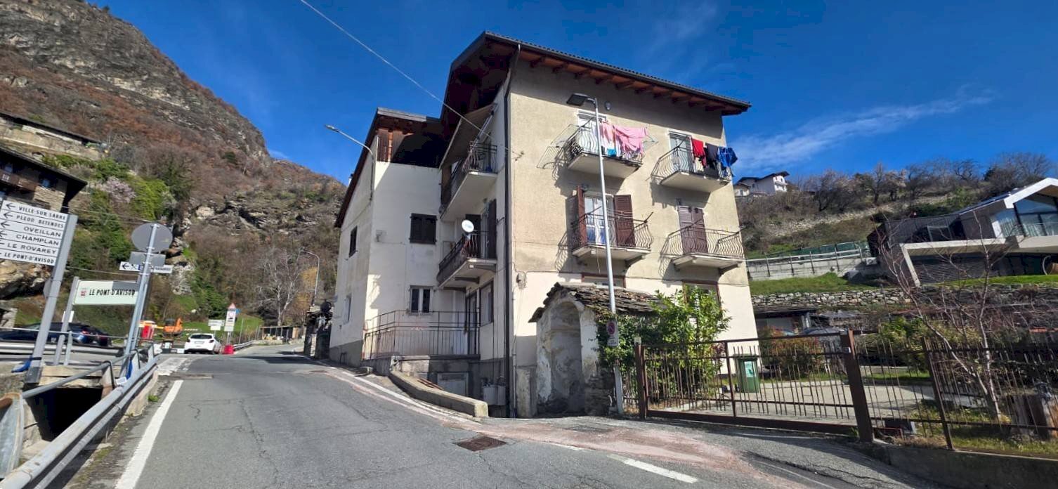 Foto 2 - Trilocale VIA GILLES DE CHEVRERES
76, Aosta - foto 2