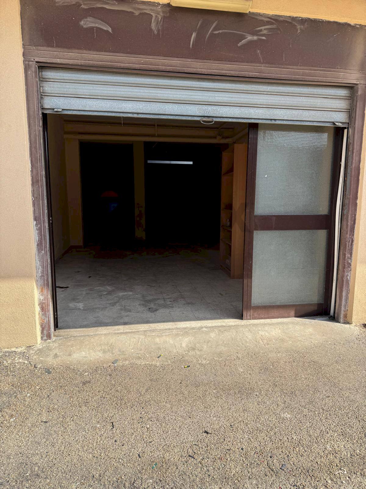 Parcheggio - Magazzino Piazza Federico II Di Svevia
 
6, Valenzano - foto 1