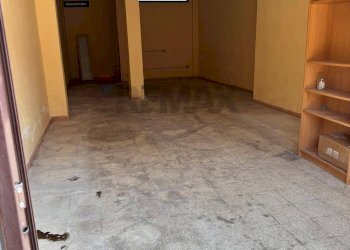 Stanza vuota - Magazzino Piazza Federico II Di Svevia
 
6, Valenzano - foto 2