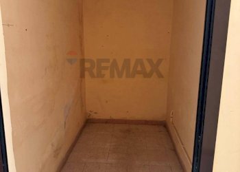 Stanza vuota - Magazzino Piazza Federico II Di Svevia
 
6, Valenzano - foto 3