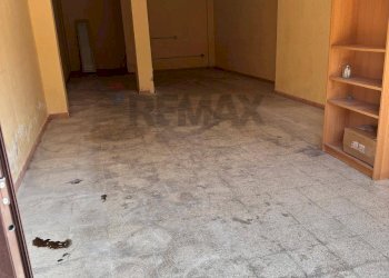 Stanza vuota - Magazzino Piazza Federico II Di Svevia
 
6, Valenzano - foto 5