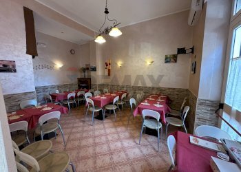 Sala da pranzo - Commercial Activity Via Manfredi Azzarita
 
41, Bari - photo 2