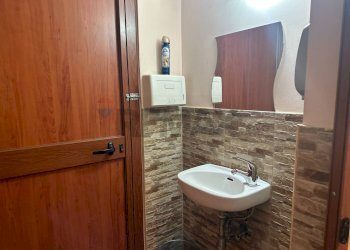 Bagno - Commercial Activity Via Manfredi Azzarita
 
41, Bari - photo 7