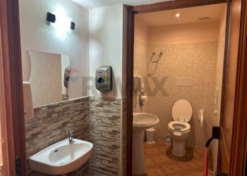 Bagno - Commercial Activity Via Manfredi Azzarita
 
41, Bari - photo 8