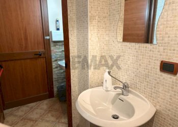 Bagno - Commercial Activity Via Manfredi Azzarita
 
41, Bari - photo 9