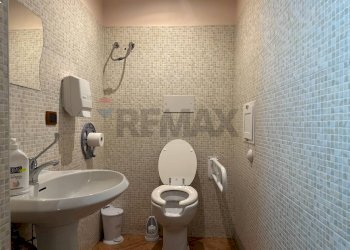 Bagno - Commercial Activity Via Manfredi Azzarita
 
41, Bari - photo 15