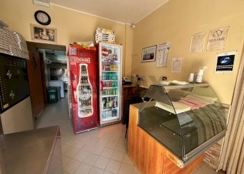 Camera / camera da letto - Commercial Activity Via Manfredi Azzarita
 
41, Bari - photo 22