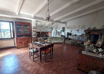 Sala da pranzo - Quadrilocale Via Secondaria Ponente
 
11, Mondaino - foto 4