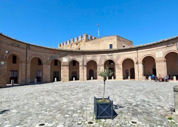 Mondaino - Quadrilocale Via Secondaria Ponente
 
11, Mondaino - foto 29