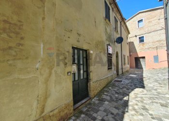 Fronte palazzina - Trilocale Via Secondaria Ponente
1, Mondaino - foto 15