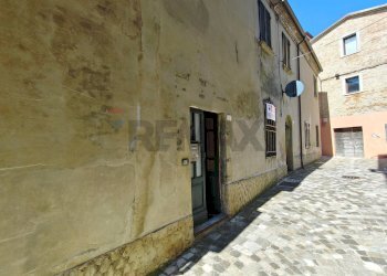 Fronte palazzina - Casa indipendente Via Secondaria Ponente
 
11, Mondaino - foto 13