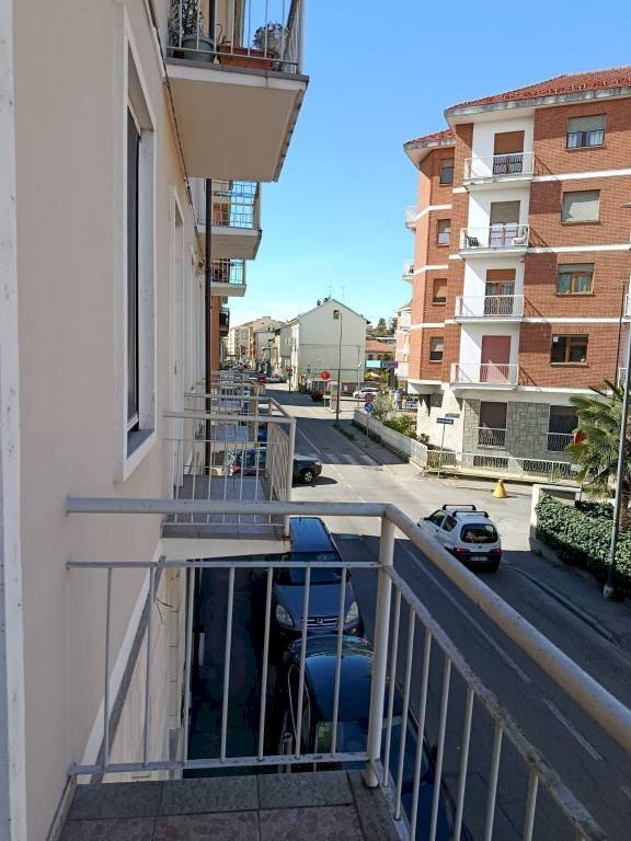 Balcone - Bilocale corso Alessandro Volta, 79, Asti - foto 3