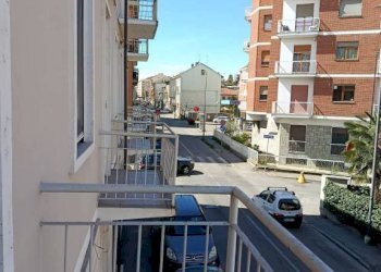 Balcone - Bilocale corso Alessandro Volta, 79, Asti - foto 3