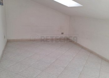 4.jpeg - Four-room apartment Via Giacomo Colombo, Marcianise - photo 3