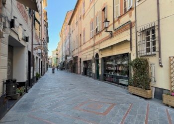 IMG_9344.jpeg - Locale Commerciale Via Antonio Ghilini 58, Loano - foto 2