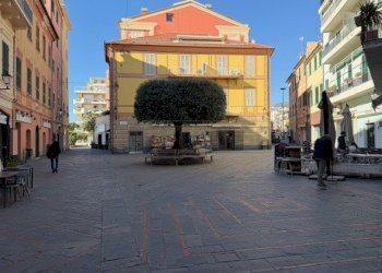 IMG_9343.jpeg - Locale Commerciale Via Antonio Ghilini 58, Loano - foto 3