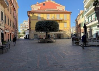 IMG_9342.jpeg - Locale Commerciale Via Antonio Ghilini 58, Loano - foto 4