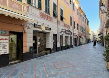 IMG_9341.jpeg - Locale Commerciale Via Antonio Ghilini 58, Loano - foto 5