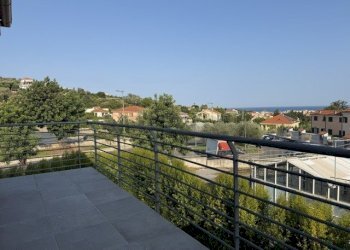 IMG_1016 - Trilocale Via Bulasce 45, Loano - foto 1